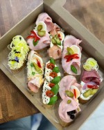 FIT Chlebíček s venkovskou šunkou na máslové pomazánce